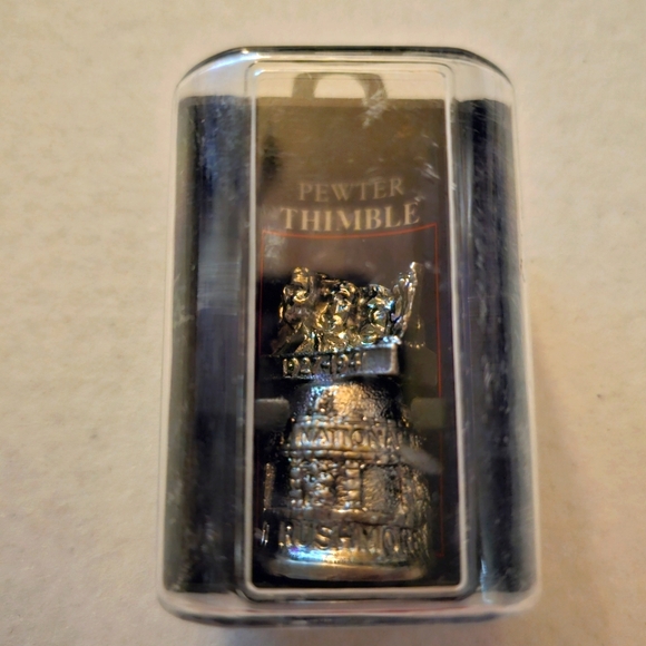 New | Pewter Thimble | Mt. Rushmore - Picture 3 of 5